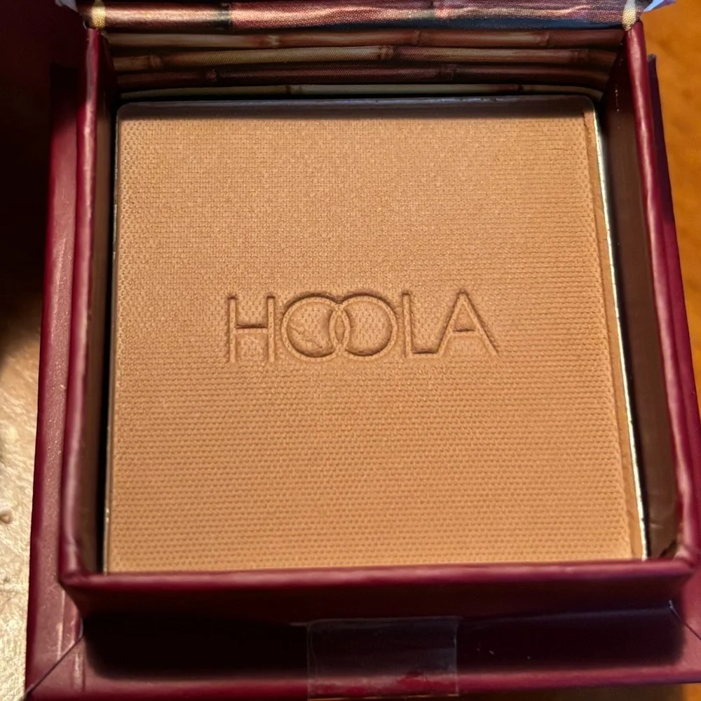 Benefit HOOLA Matte Bronzer - Picture 7 of 16